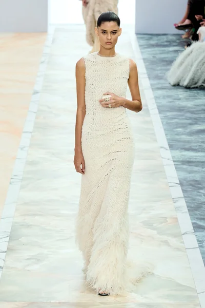 Look 30